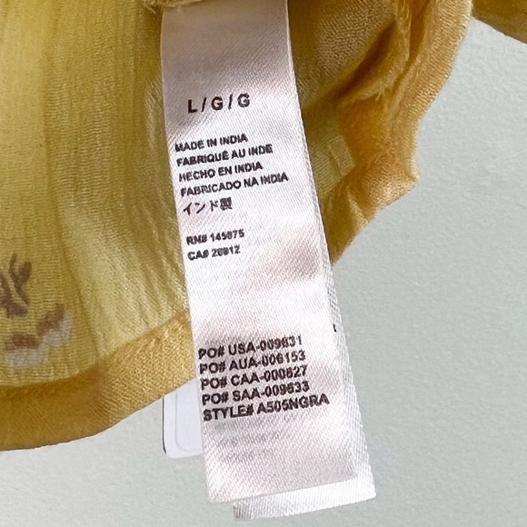 NWT Amuse Society Granita Floral Woven V-Neck Top In Yellow - Picture 7 of 7